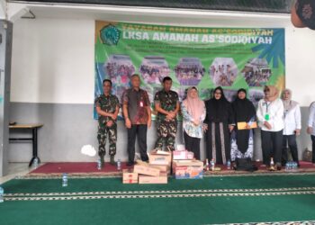 Wujud Kepedulian TNI Bersama Pemkab, Dandim 0510/Trs Bersama Wakil Bupati Berikan Santunan di Panti Asuhan  Amanah Assodiqiah