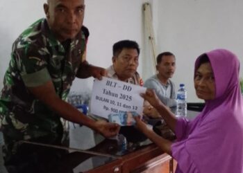 Babinsa Koramil 03/SB Hadiri Penyaluran BLTDD Desa Sei Sanggul.