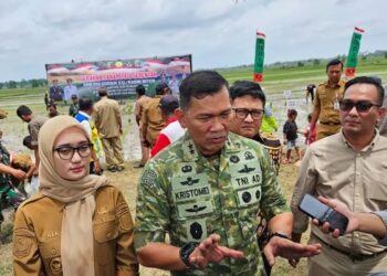 Dukung Program Ketahanan Pangan,Pangdam XXI/Radin Inten Bersama Pemprov Lampung Gerakan Tanam Padi Serentak