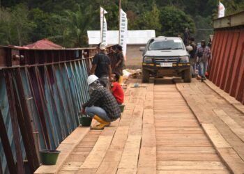 Kerja Keras Satgas Yonzipur I/DD Bersama PT Nindya Karya ,Pembangunan Jembatan Bailey di Desa Garoga Tuntas