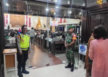 Babinsa Koramil 0201-05/MB Laksanakan Pengamanan Ibadah Akhir Tahun Baru di Gereja GKPI Sriwijaya