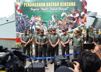 Pangdam Jaya Dampingi Wakasad Pelepasan Bantuan Kemanusian Untuk Korban Bencana