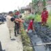 Babinsa Koramil 0201-06/MS Laksanakan Gotong Royong Bersama Warga di Tanjung Gusta