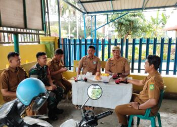 Babinsa Koramil 0201-04/MK Melaksanakan Bincang santai dengan Aparatur Kelurahan