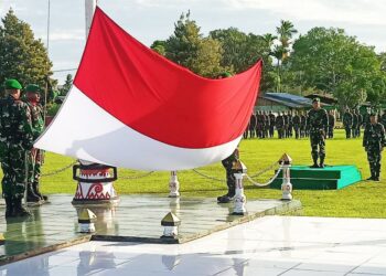 UPACARA BENDERA DI MAKODIM 1707/MERAUKE, PERKUAT NASIONALISME DAN JIWA PENGABDIAN PRAJURIT