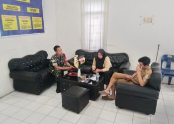 Wujud Sinergitas, Babinsa Komsos Bersama Perangkat Desa