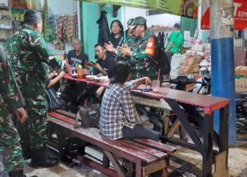 Patroli/Siskamling Keliling Bersama Komduk, Wujud Sinergi TNI–Polri dan Warga Jaga Keamanan Wilayah Matraman