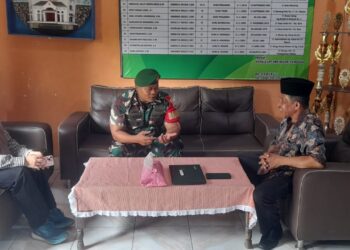 JALIN SILATURAHMI DAN KEAKRABAN, BABINSA KORAMIL 03/MD SERDA SURADI BERSAMA KEPALA SEKOLAH DAN GURU SMPN 29
