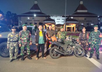 Malam Minggu Srikandi Komduk Ikut Patroli Malam Bersama TNI, Jaga Kamtibmas