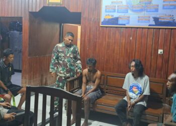 Aksi Babinsa Koramil Agimuga Bersama Personel Lanal Timika Amankan Pengedar Sekaligus Pemakai Narkoba