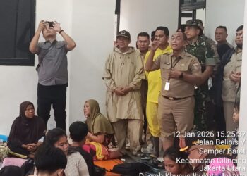 Dandim 0502/JU Bersama Forkopimko ,Berikan Bantuan Kepada Pengungsi Banjir