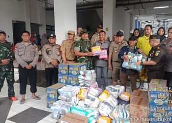 Dandim 0502/JU Bersama Forkopimko ,Berikan Bantuan Kepada Pengungsi Banjir