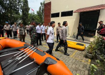 Siaga Bencana,Tiga Pilar Kalideres Bersama Kapolres Tinjau Posko Banjir