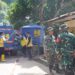 Prajurit Kodam XIII/Merdeka Bersama Kementerian PU Distribusikan Air Bersih bagi Warga Terdampak Bencana
