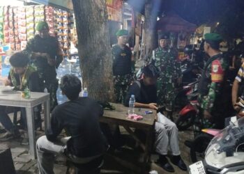 ‎Patroli Bersama Komduk Wujud Sinergitas TNI dan Masyarakat Jaga Keamanan Wilayah