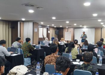 NAKES DAN NAMED TINGKATKAN KOMPETENSI MELALUI PELATIHAN KEDOKTERAN KELAUTAN DAN HIPERBARIK ANGKATAN KE-2 DI JAKARTA
