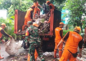 Peduli Lingkungan,Satgas Sampah Kodim 0503/JB Ciptakan Hidup Sehat Masyarakat
