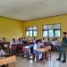 Satgas Yonif 123/Rajawali Berikan Bantuan Pendidikan, Perkuat Karakter Generasi Muda di Beberapa Pos