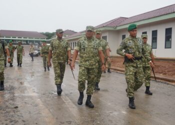 Wakasad Tinjau Yonif TP 840/Golok Sakti, Tegaskan Disiplin dan Kesiapan Prajurit