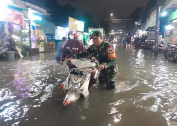 Banjir Datang TNI Sigap Dan Siaga Evakuasi Warga