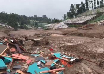 Bencana Longsor Terjadi Di Kaki Gunung Burangrang Kab. Bandung Barat ,TNI Bergerak Cepat