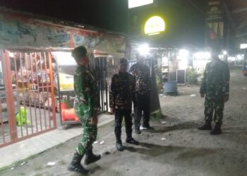 Danramil 07/AKB Pimpin Patroli Gabungan Bersama Ormas KB TNI , Jaga Keamanan Kampung Warga