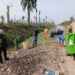 Perkuat Kemanunggalan TNI–Rakyat, Koramil 01/AK Gotong Royong Bersama Perangkat Kelurahan Aek Kanopan Timur