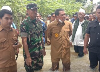 Peduli Bencana ,Dandim 0510/Tigaraksa Bersama Forkopimda Berikan Bantuan Kepada Warga Terdampak Banjir
