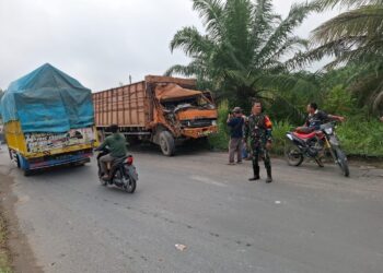 Kodim 0209/Labuhanbatu Amankan Arus Lalu Lintas Pasca Kecelakaan Truk di Bilah Hulu