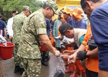 Tingkatkan Kesadaran Lingkungan, TNI Gelar Aplel 1000 Satgas Sampah