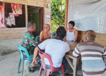 Ngopi Bareng Babinsa, Warga Polling Anak-Anak Diingatkan Waspada