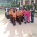 Latihan PBB Bersama Babinsa, Siswa SD Negeri 1 Bayeun Tumbuhkan Jiwa Cinta Tanah Air
