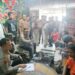 Sinergitas TNI-Polri Danramil 0201-06/MS Kawal Pra-Rekonstruksi Markas Ormas yang Jadi Sarang Judi