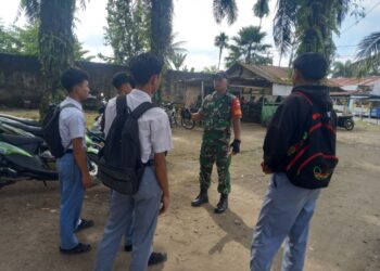 Bangkitkan Semangat Belajar, Babinsa Berikan Motivasi kepada Pelajar SMA