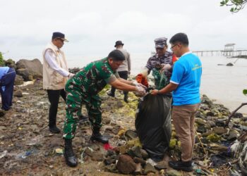 Dukung Program Presiden ,Kodim 0510/Trs Bersama Forkopimda Aksi Wujudkan Gerakan Indonesia Asri