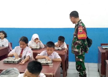 Babinsa Koramil 0201-16/TM Dampingi Pendistribusian Makan Sehat Bergizi dari BGN di Tanjung Morawa