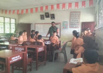 Babinsa Koramil 09/NL Berikan Wawasan Kebangsaan kepada Siswa SDN 07 Sennah