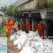 159 Orang Dibantu Dua Alat Berat Excavator Dikerahkan Perangi Sampah di Papanggo Tg Priok