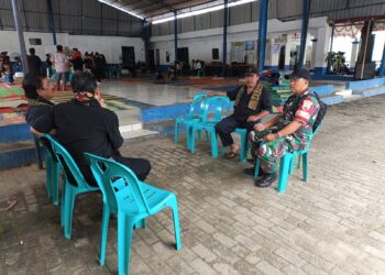 Wujud kepedulian kepada warga yang sedang berduka,Babinsa Koramil 0201-14/PB melayat ketempat duka