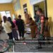 Babinsa Koramil 0201-16/TM Monitoring Langsung Pelaksanaan Gerakan Pasar Murah di Desa Ujung Serdang