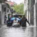 GERAK CEPAT, TNI AL EVAKUASI WARGA TERJEBAK BANJIR DI DENPASAR