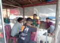 Dialog Humanis, Babinsa Imbau Warga di Babahrot Tidak Bakar Lahan Saat Bersihkan Kebun