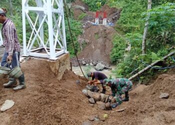Prajurit Kodim 0704/Banjarnegara Satukan Dua Dusun Lewat Jembatan di Sungai Brakah