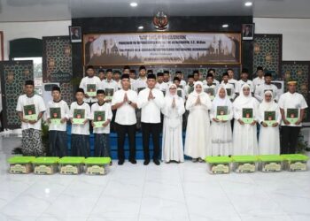 Safari Ramadhan di Rindam,Pangdam IV/Diponegoro Menyerahkan Taliasih Kepada Anak Yatim