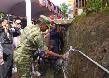 Akhiri Puluhan Tahun Krisis Air, Danrem 064/MY Resmikan Sumur Bor di Cisuru
