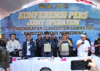 UNGKAP CLANDESTINE LABORATORY DI BALI, BNN AMANKAN DUA WN RUSIA