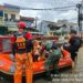 Pelukan Hangat Babinsa Saat Evakuasi Anak Kecil di Pondok Aren
