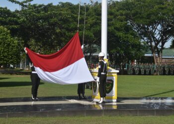Kokohkan Disiplin dan Jiwa Patriotisme, Kasdam XXIV/Mandala Trikora Pimpin Upacara Bendera di Makodam