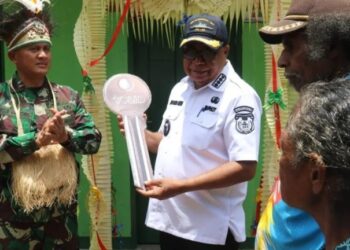 Kasrem 172/PWY Resmi Tutup TMMD ke – 127 Kodim 1709/Yawa, Bukti Nyata Sinergi TNI dan Rakyat Bangun Desa