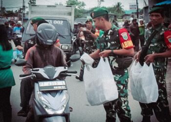 Ramadhan Berkah, Koramil Kuala Kencana dan Koramil Jila Bagikan 500 Paket Takjil